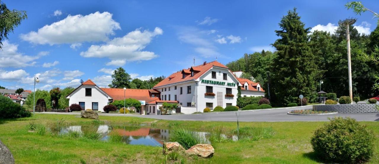 Hotel Mlyn - Jihlava Vílanec Екстериор снимка