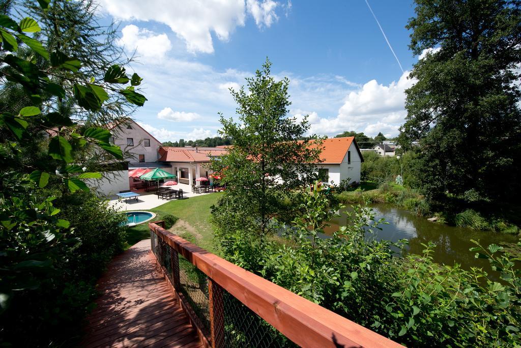 Hotel Mlyn - Jihlava Vílanec Екстериор снимка
