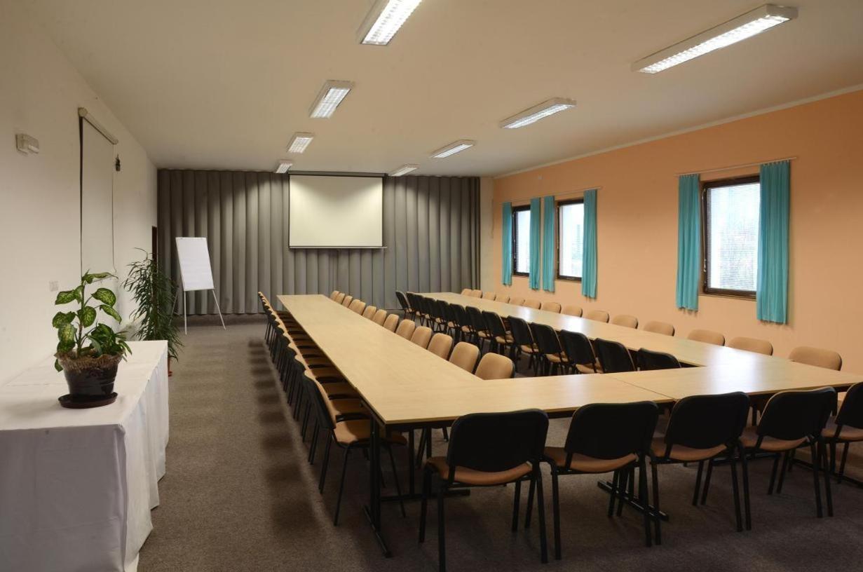 Hotel Mlyn - Jihlava Vílanec Екстериор снимка