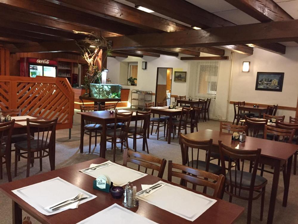 Hotel Mlyn - Jihlava Vílanec Екстериор снимка